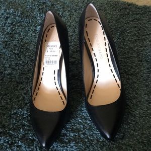 Black heels - never worn